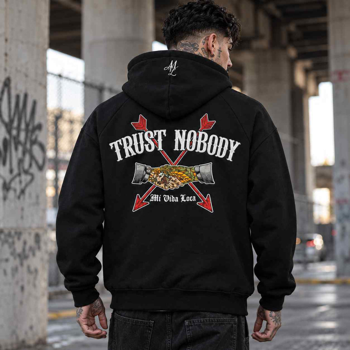 „Trust nobody“-Kapuzenpullover mit Reißverschluss