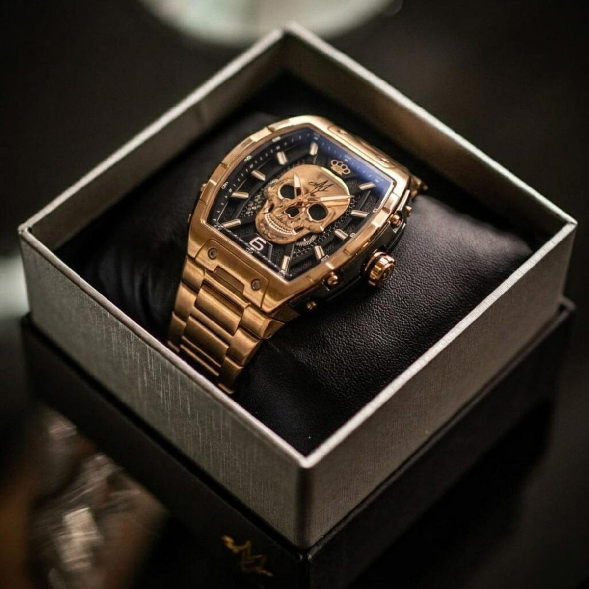 Montre Mi Vida Loca Automatic Skull Watch or rose avec bracelet acier et cadran tête de mort, dans son écrin