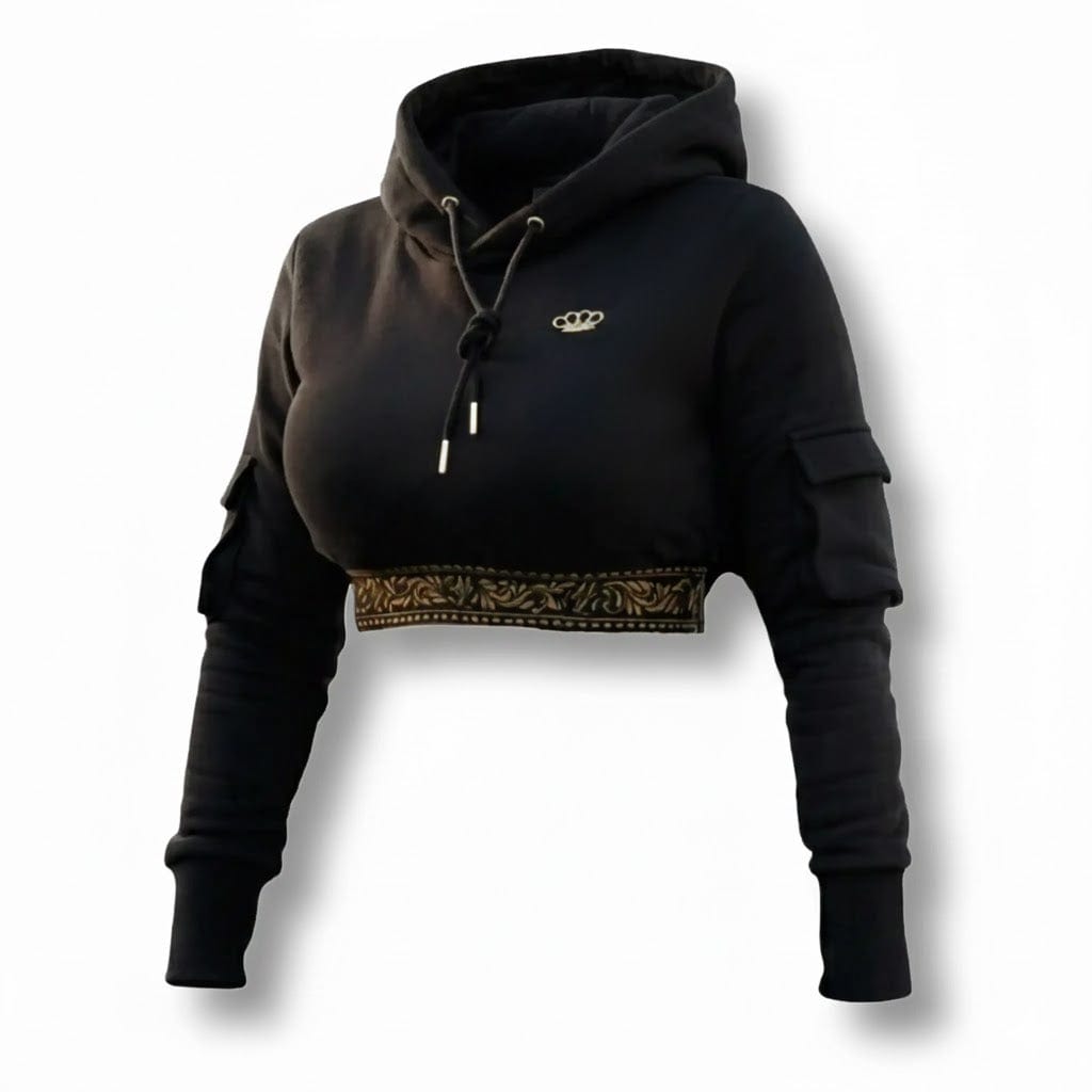 Schwarzer cropped MVL Meander Damen-Hoodie mit goldenem Meander Band und Cargotaschen auf weißem Hintergrund