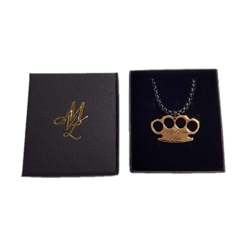 MVL Logo chain Black / Gold in der offenen schwarzen Geschenkbox neben dem Deckel mit MVL-Logo
