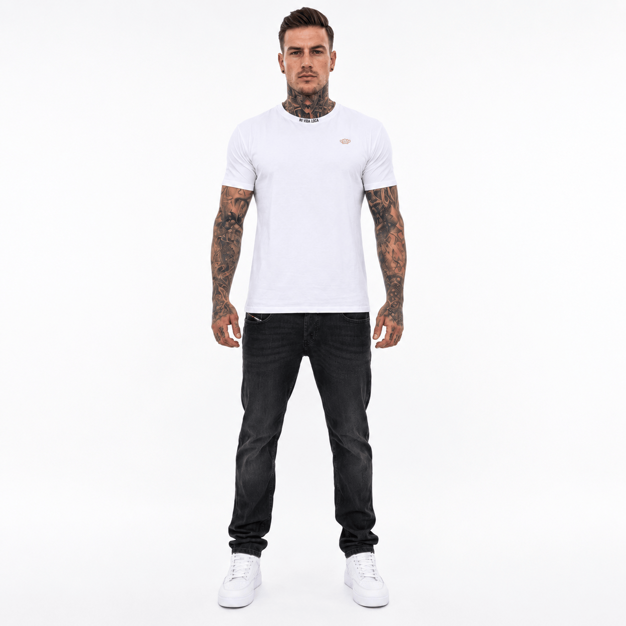 T-Shirt mit Stickerei „Trust nobody“ – weiß