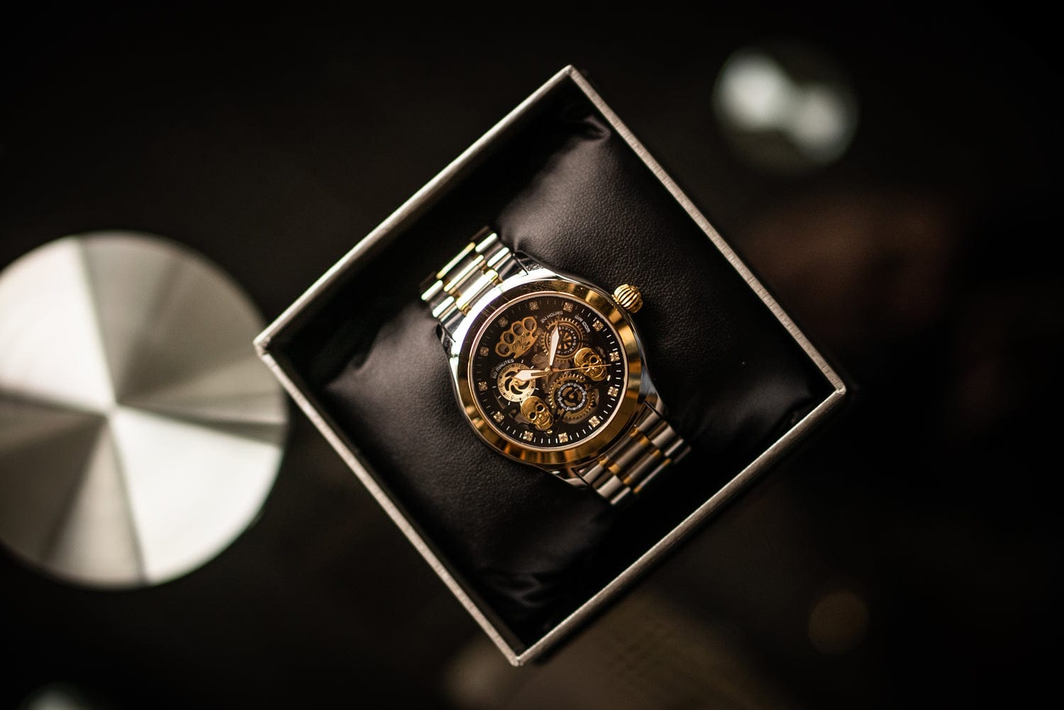 Zegarek na rękę automatyczny MVL „Podwójna czaszka” – srebrno-złoty