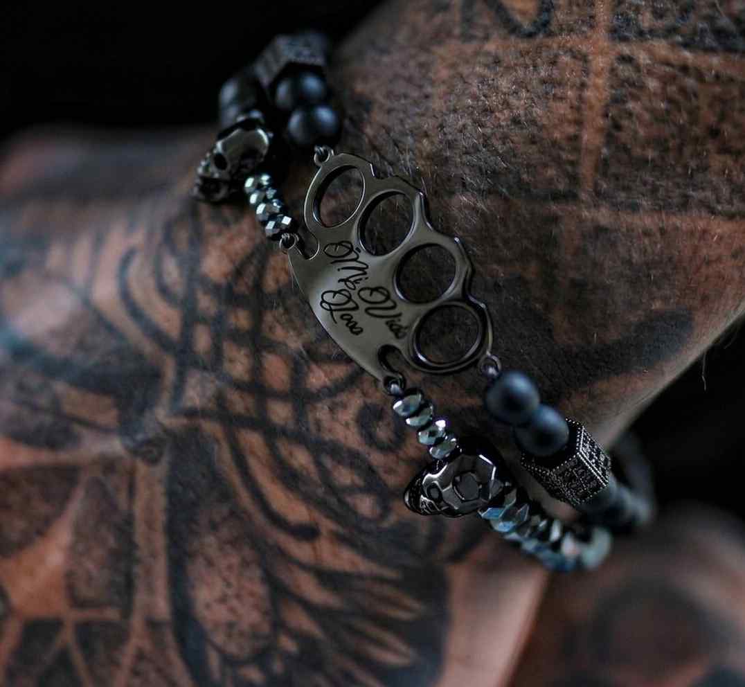 MVL „Polygonal Skulls“ Armband schwarz/schwarz