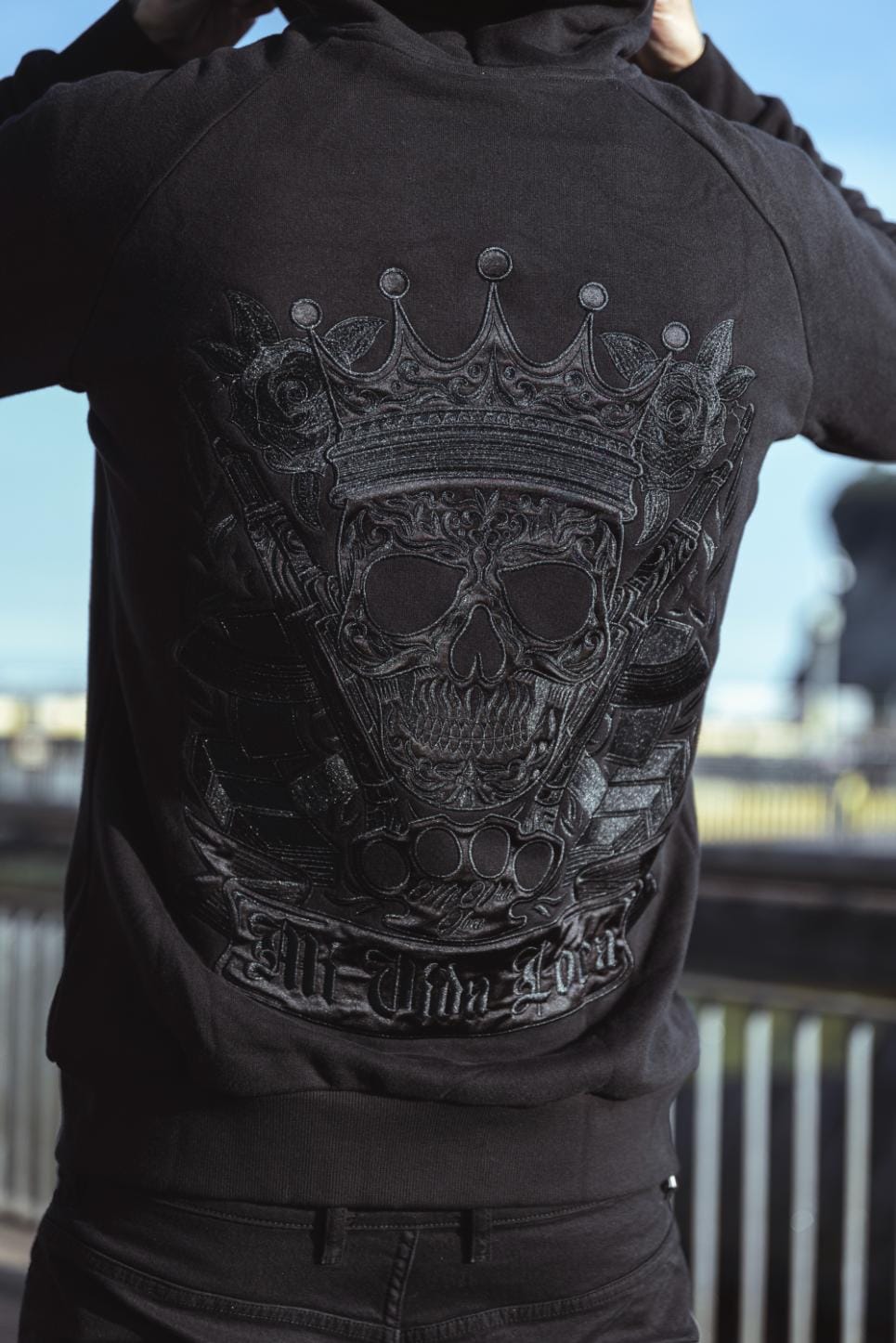 Sudadera con capucha MVL «Dark AK King»