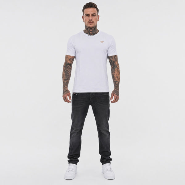 T-Shirt mit Stickerei „Trust nobody“ – weiß